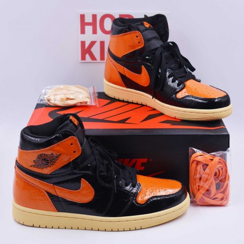 high shattered backboard 1s
